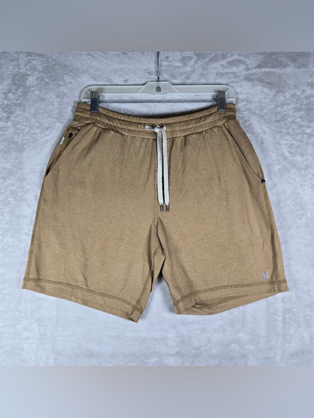 Vuori Ponto Performance Shorts Mens Medium Khaki Mustard Yellow Drawstring V344